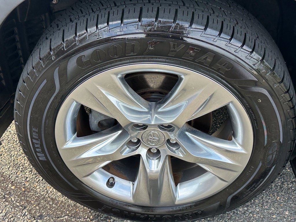 Used 2014 Toyota Highlander Limited Platinum AWD/4WD image 37