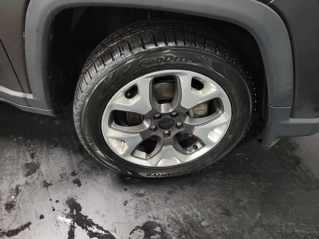 Used 2018 Jeep Compass Limited AWD/4WD image 11
