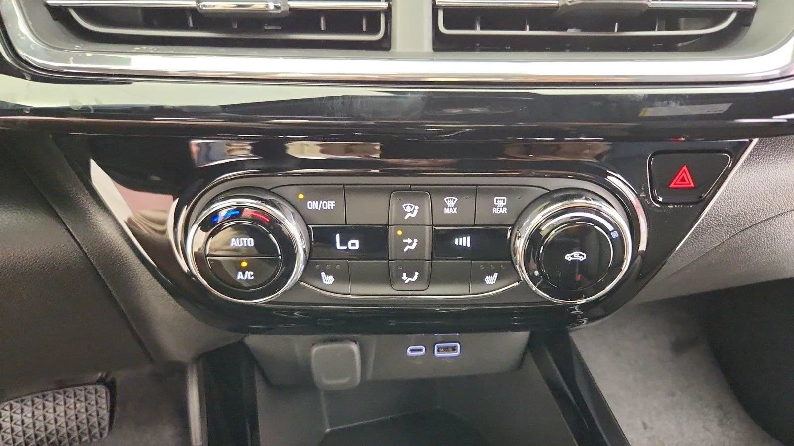 New 2026 Chevrolet Trax RS w/ Driver Confidence Package FWD image 19