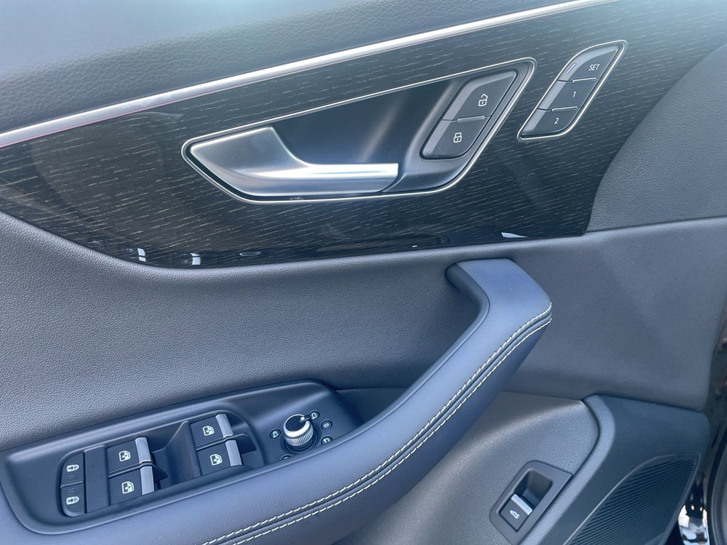 Used 2025 Audi Q7 3.0T Premium Plus image 18