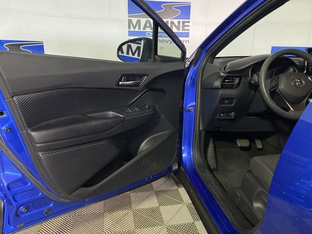 Used 2019 Toyota C-HR LE FWD image 26