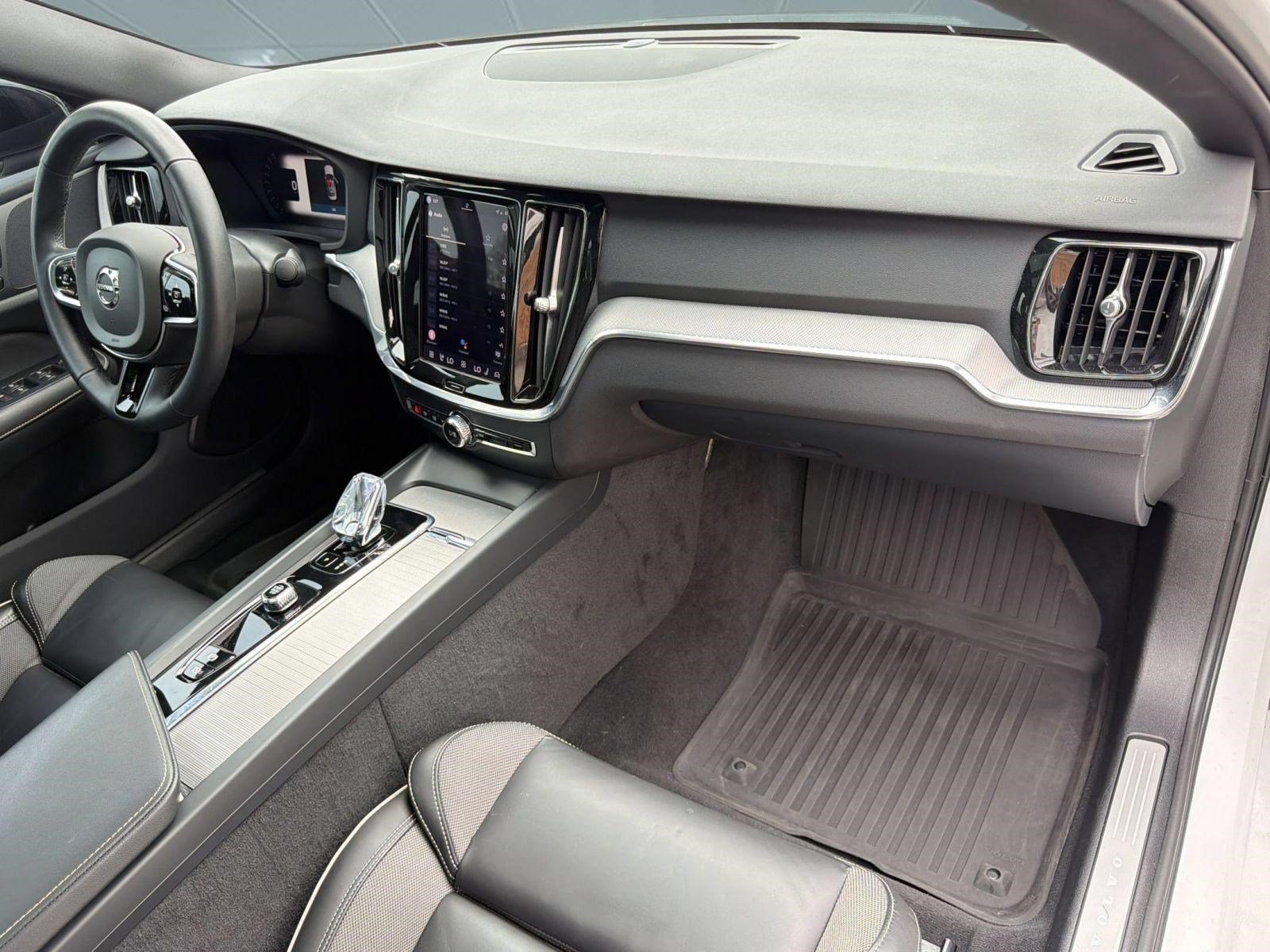 Certified 2024 Volvo S60 B5 Plus w/ Climate Package FWD image 31