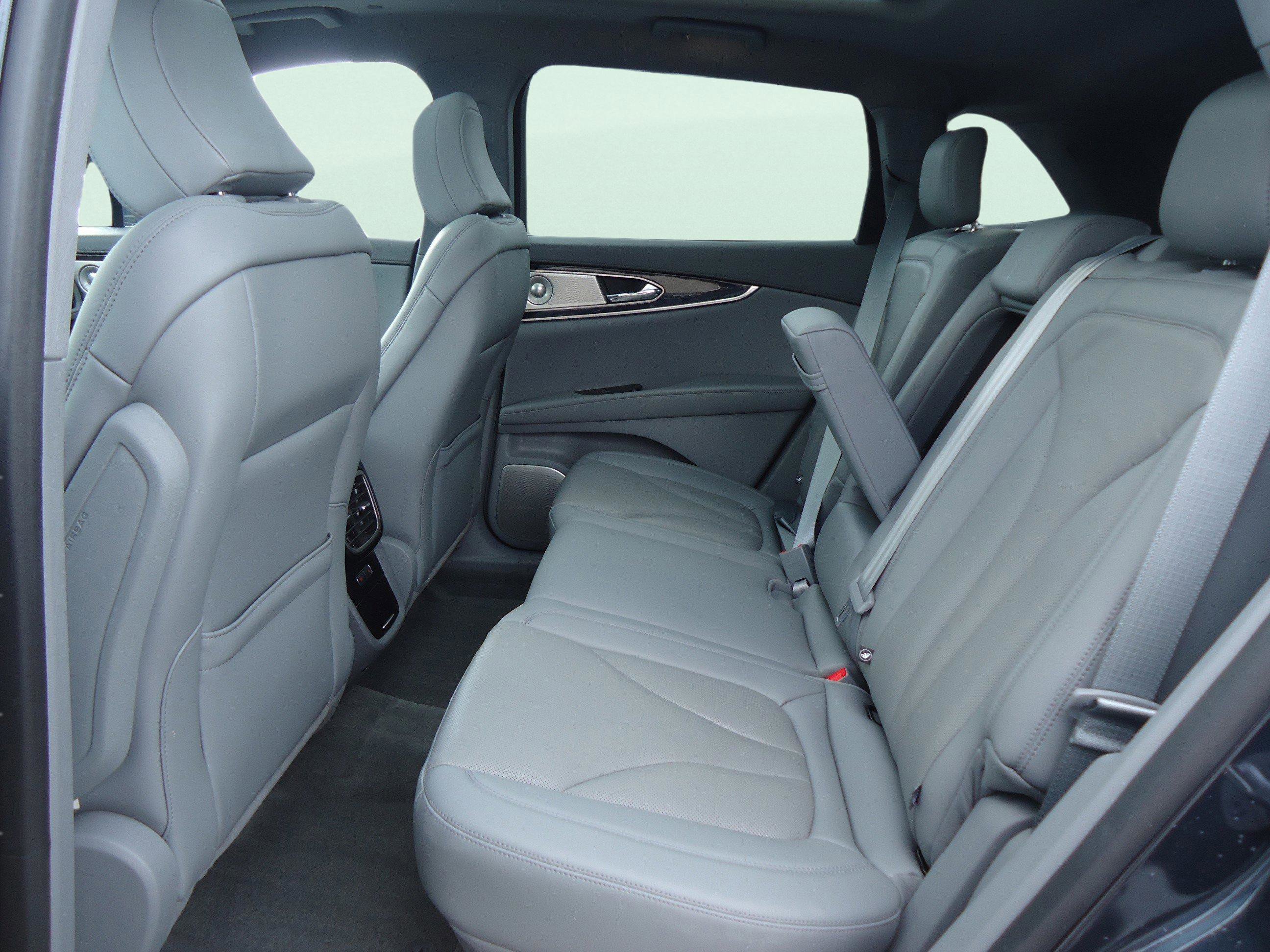 Used 2023 Lincoln Nautilus Reserve w/ Equipment Group 202A image 29