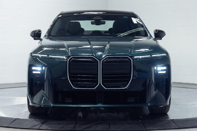 New 2027 BMW 740i xDrive w/ Executive Package AWD/4WD image 7