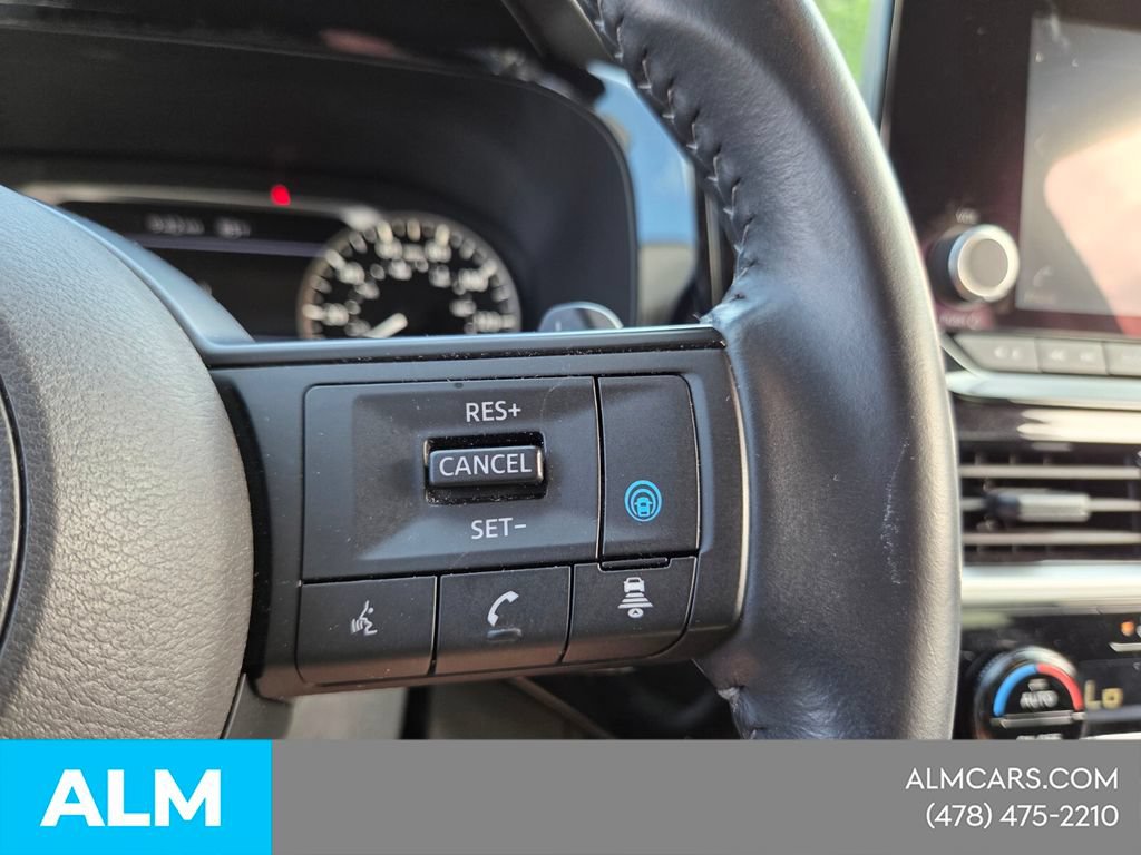 Used 2025 Nissan Pathfinder SV FWD image 25