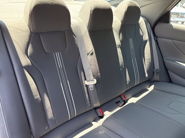 Used 2024 Hyundai Elantra SEL FWD image 21