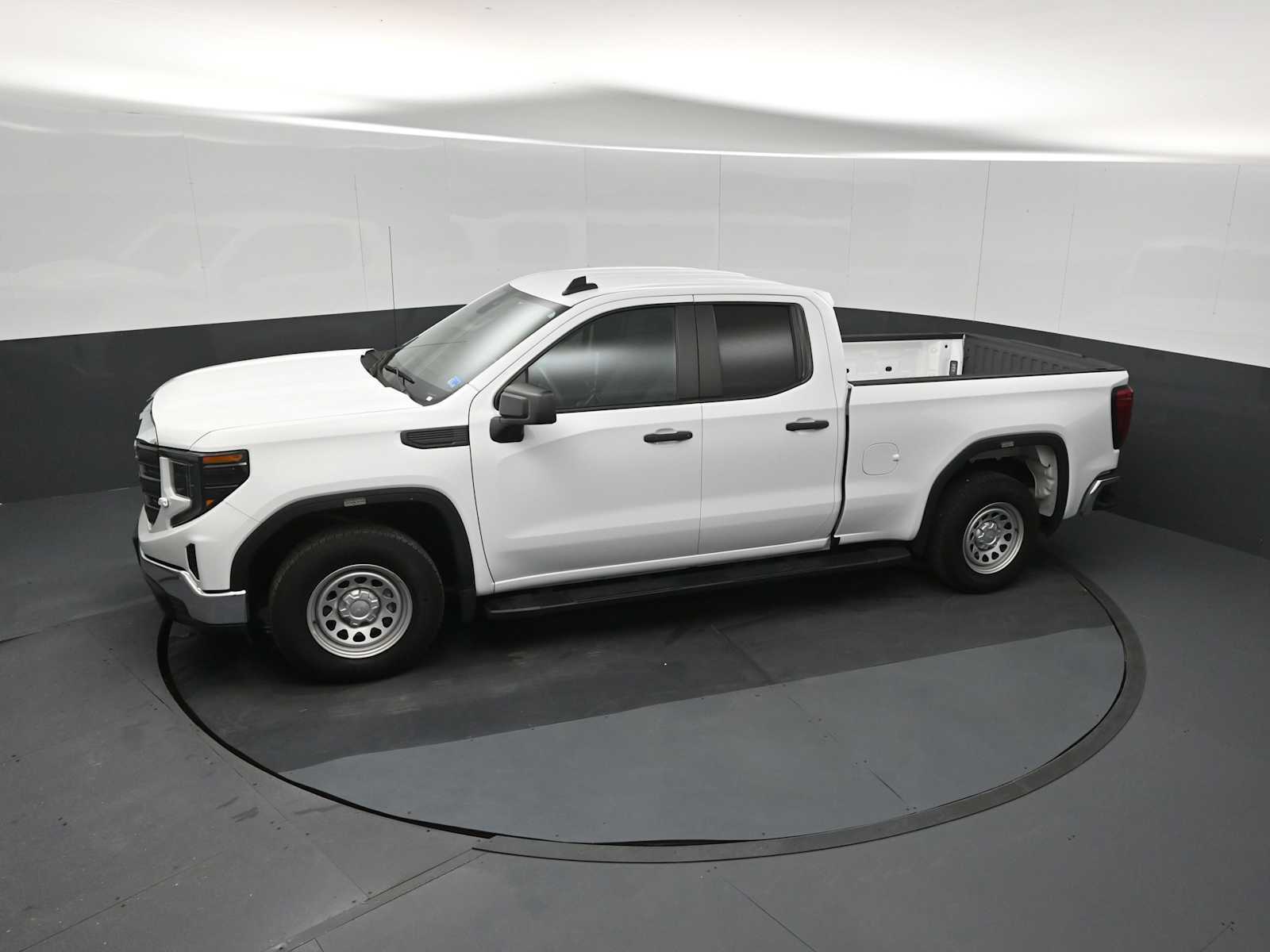 Used 2024 GMC Sierra 1500 Pro w/ Pro Value Package AWD/4WD image 25