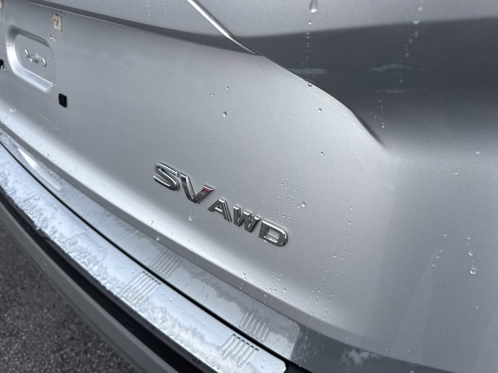 Used 2022 Nissan Rogue SV image 11