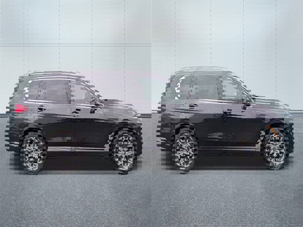 New 2025 BMW X7 xDrive40i w/ Premium Package image 2