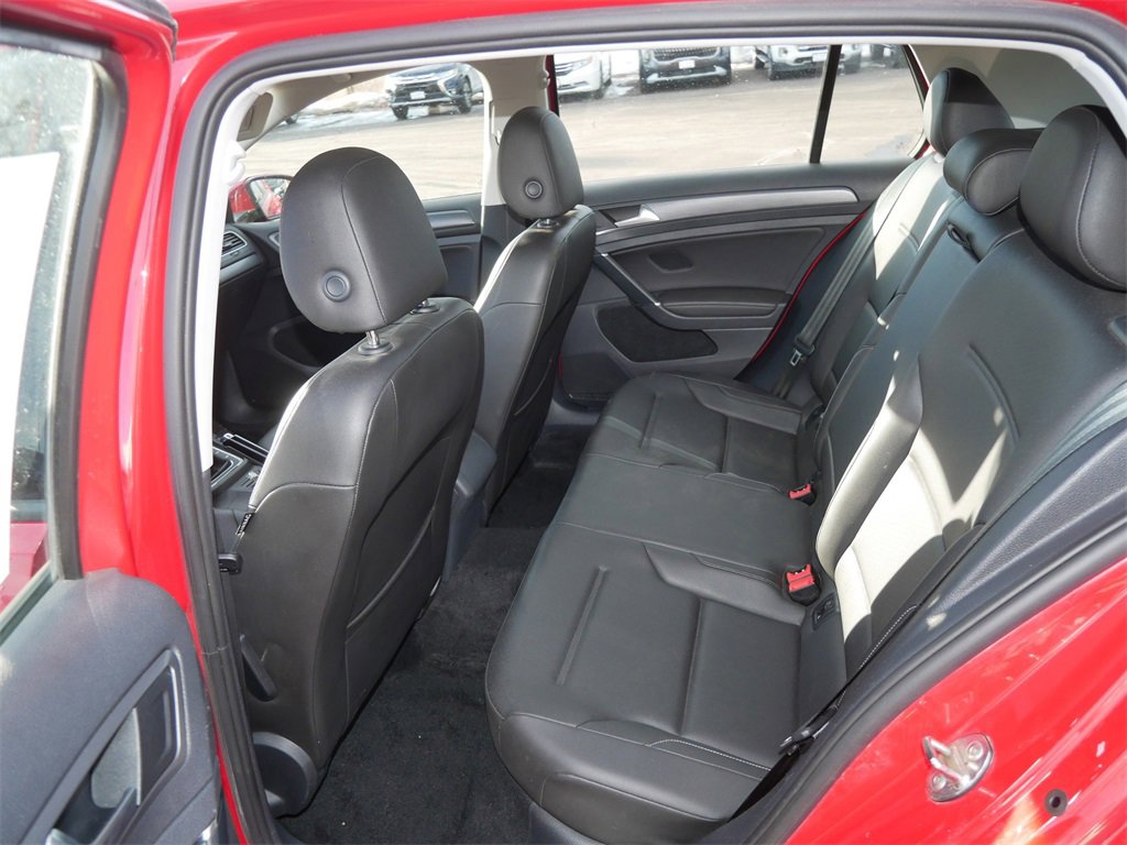 Used 2019 Volkswagen Golf SE w/ Driver Assistance Package image 11