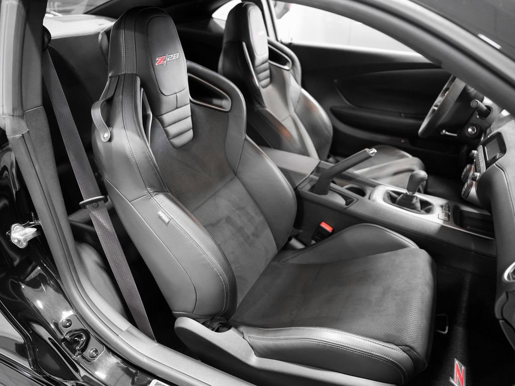 Used 2015 Chevrolet Camaro Z/28 RWD image 21