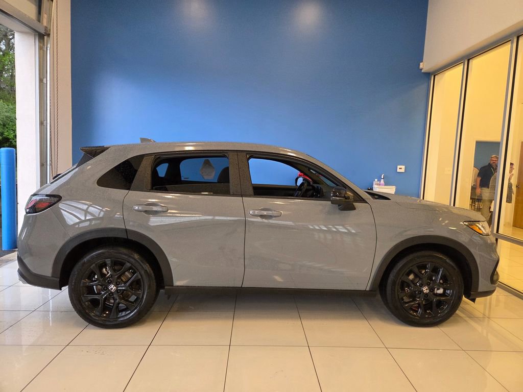 Certified 2025 Honda HR-V Sport image 5