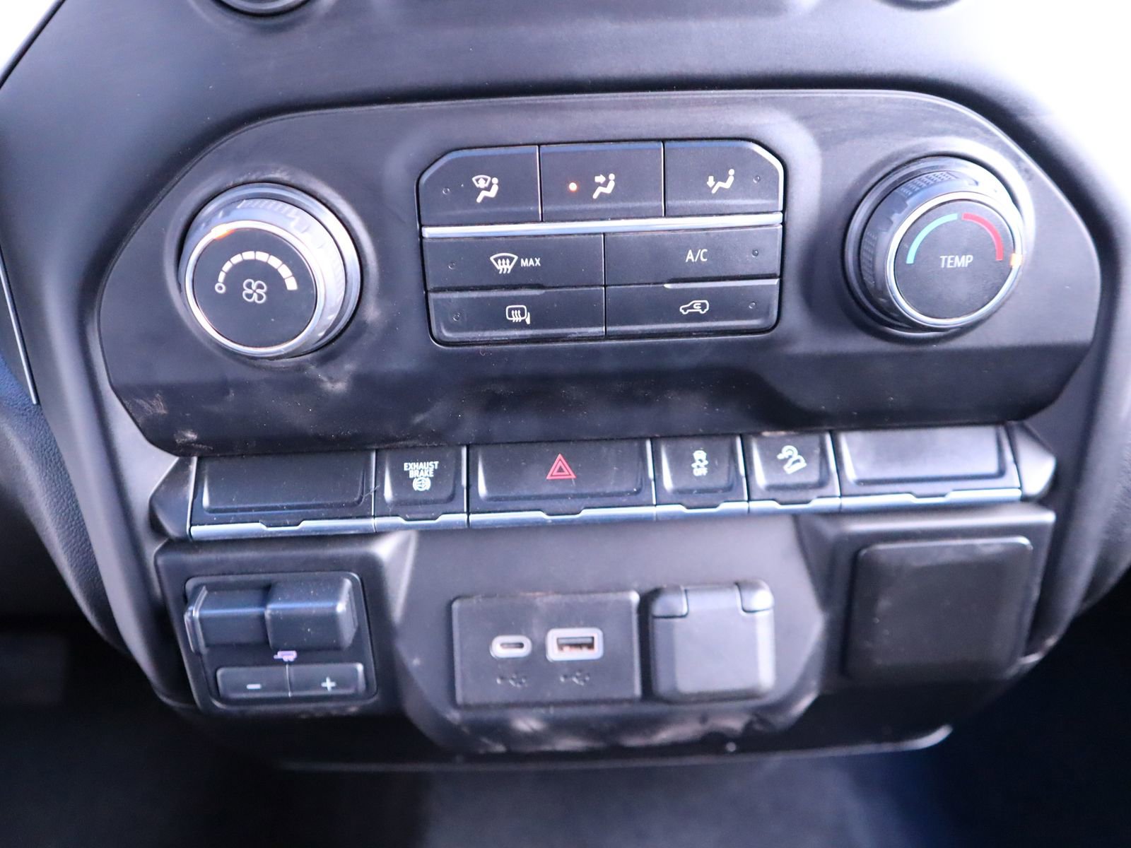 Used 2020 Chevrolet Silverado 2500 LT w/ Z71 Off-Road Package image 37