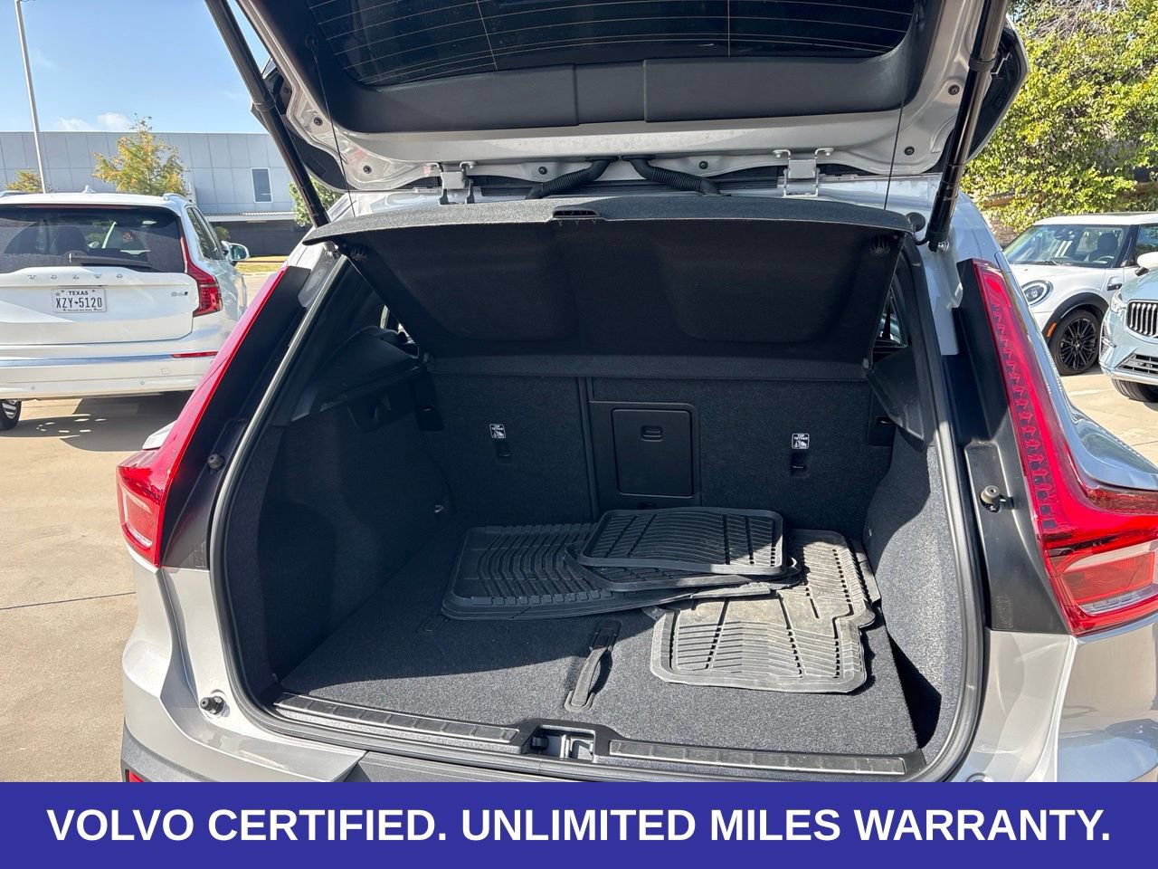 Certified 2023 Volvo XC40 B5 Plus w/ Protection Package Premier AWD/4WD image 10