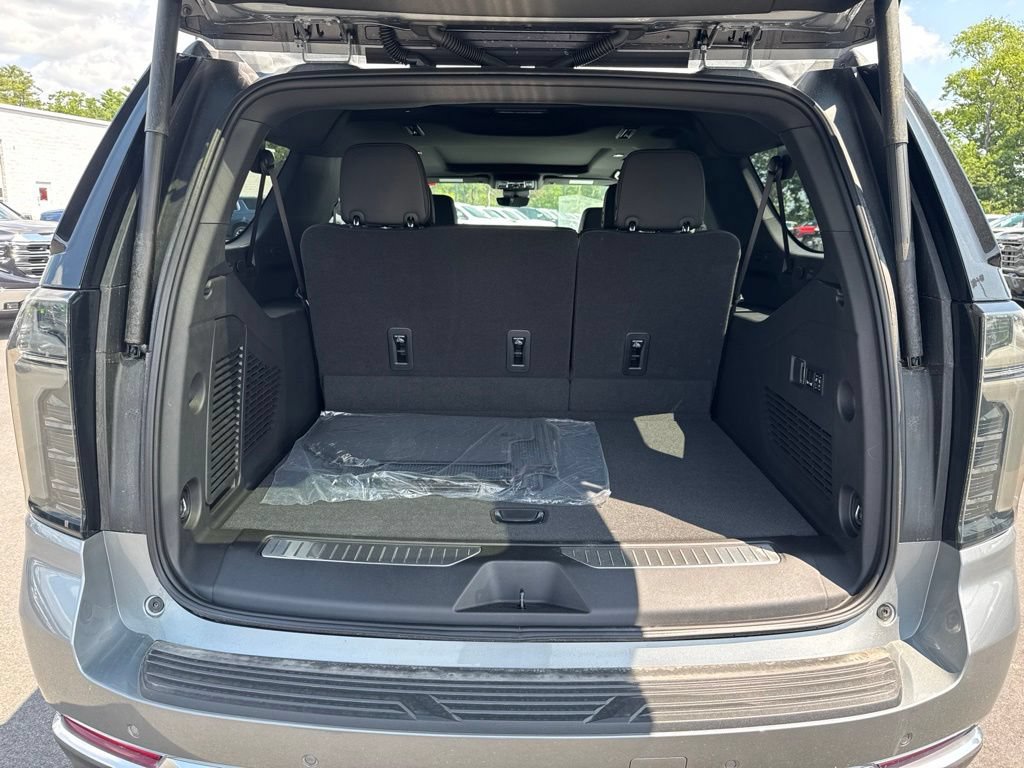 New 2026 Chevrolet Suburban High Country w/ Sun And Tow Package AWD/4WD image 6