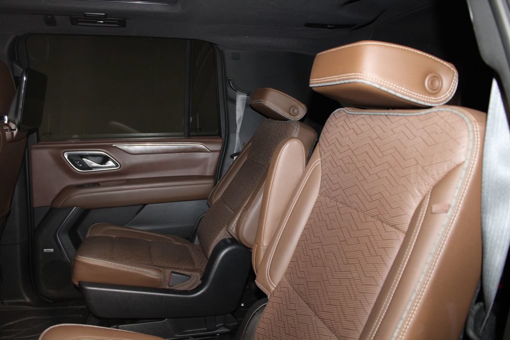 Used 2021 Chevrolet Suburban High Country RWD image 19