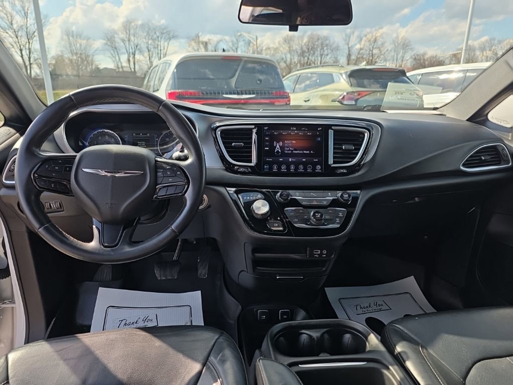 Used 2018 Chrysler Pacifica Touring-L w/ Premium Audio Group image 14