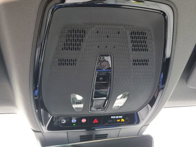New 2025 Cadillac Optiq Luxury 1 w/ LPO, ONYX Package image 18