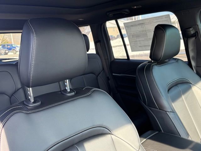 New 2026 Jeep Grand Cherokee Limited w/ Luxury Tech Group II image 30