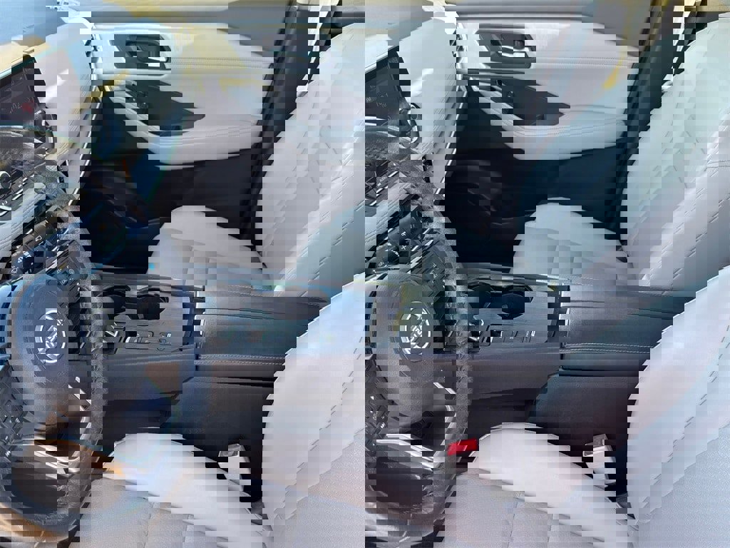 Used 2023 Nissan Rogue SV w/ SV Premium Package image 11