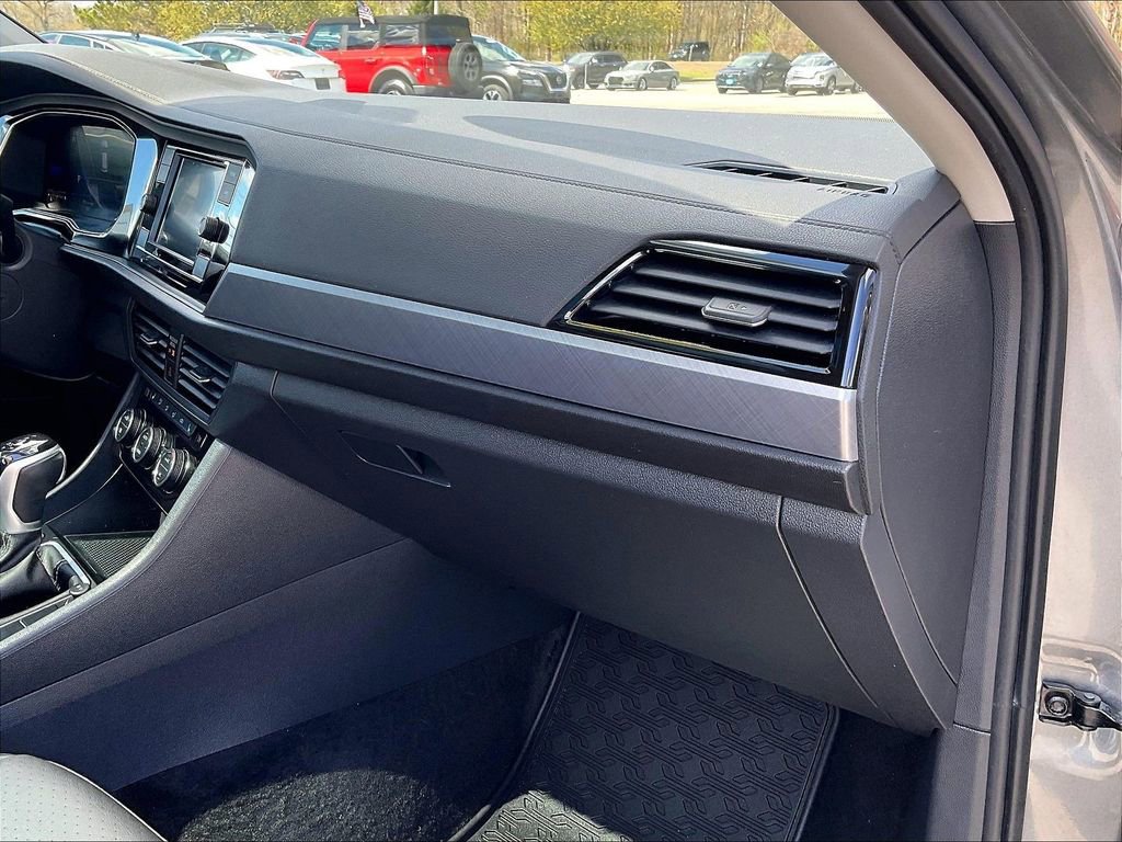Used 2023 Volkswagen Jetta SE FWD image 13