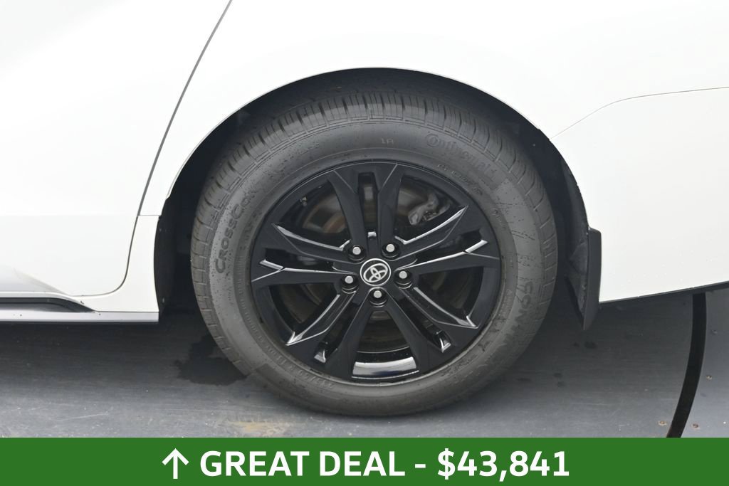 Used 2025 Toyota Sienna XSE AWD/4WD image 15