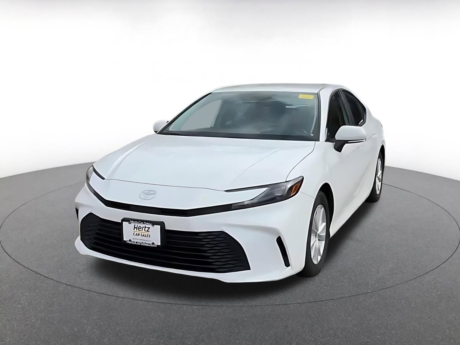 Used 2025 Toyota Camry LE image 8