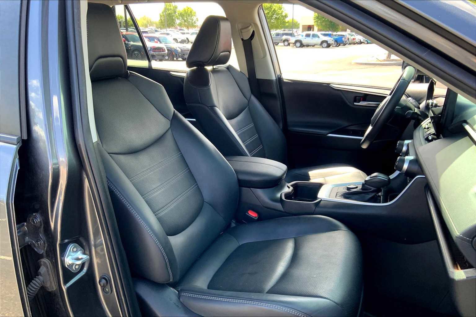 Used 2023 Toyota RAV4 Limited image 7