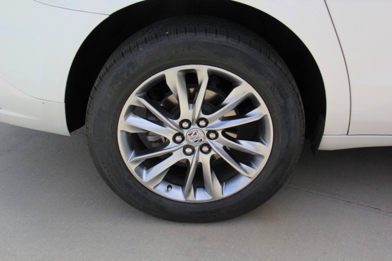 Used 2023 Buick Enclave Avenir w/ Avenir Technology Package FWD image 34
