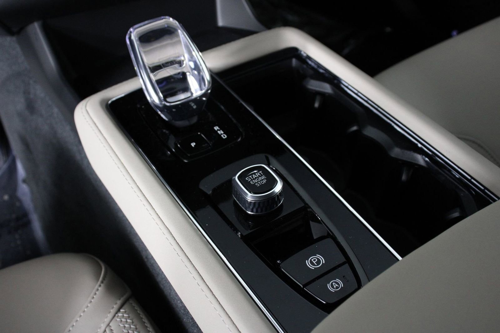 New 2026 Volvo XC90 B5 Plus w/ Protection Package image 7