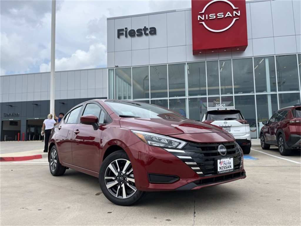 New 2025 Nissan Versa SV w/ Trunk Package