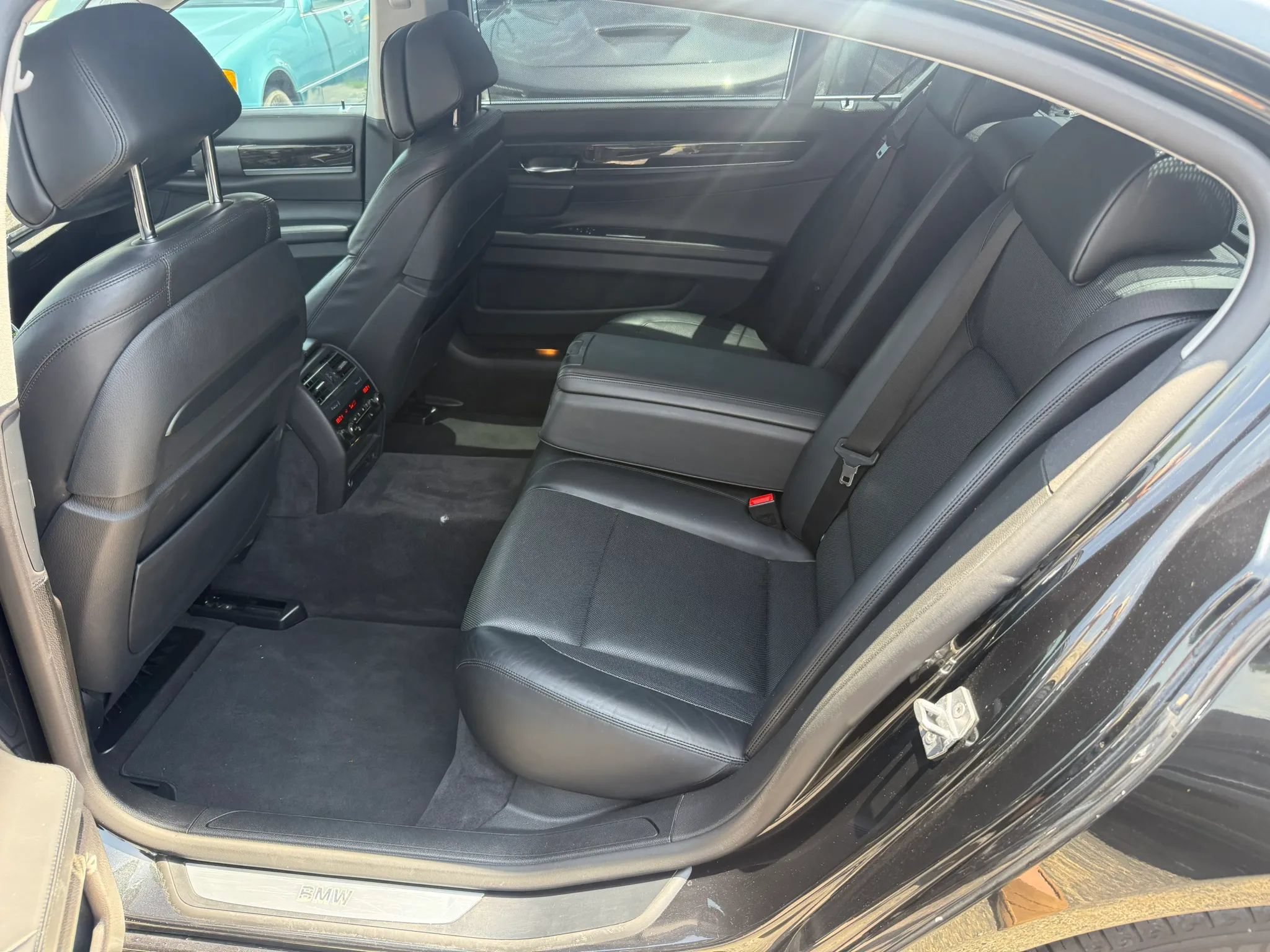 Used 2013 BMW 750Li xDrive AWD/4WD image 18