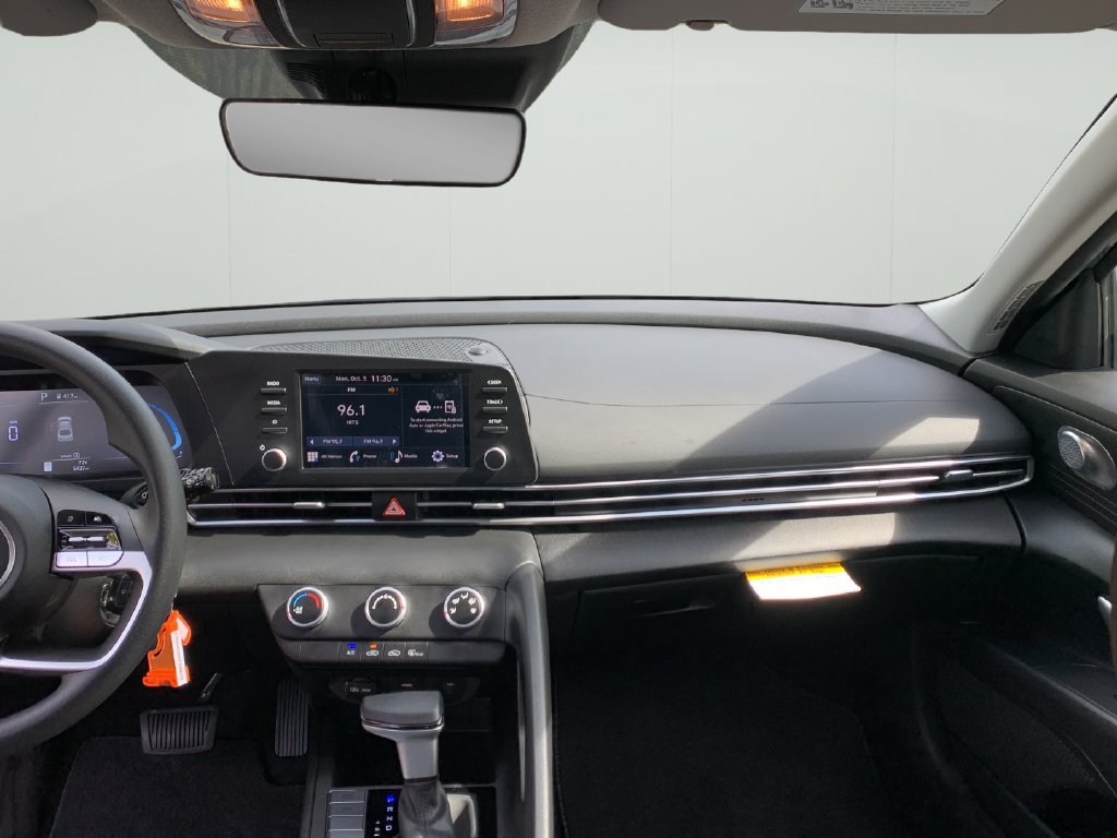 Used 2026 Hyundai Elantra SE FWD image 20
