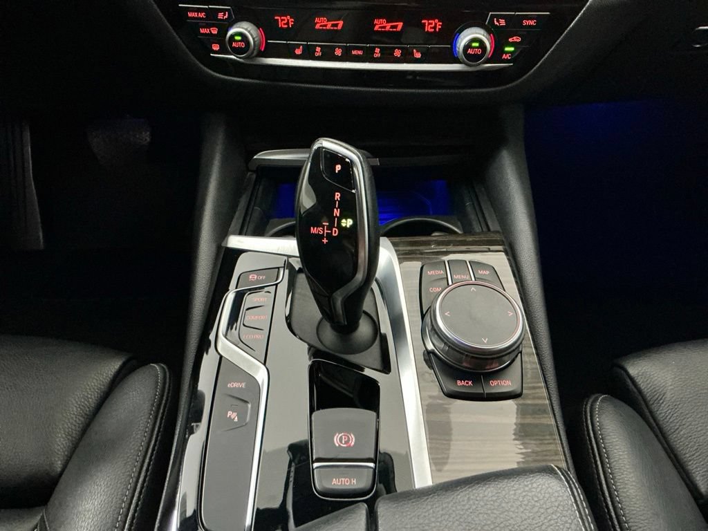 Used 2018 BMW 530e w/ Premium Package 2 RWD image 13