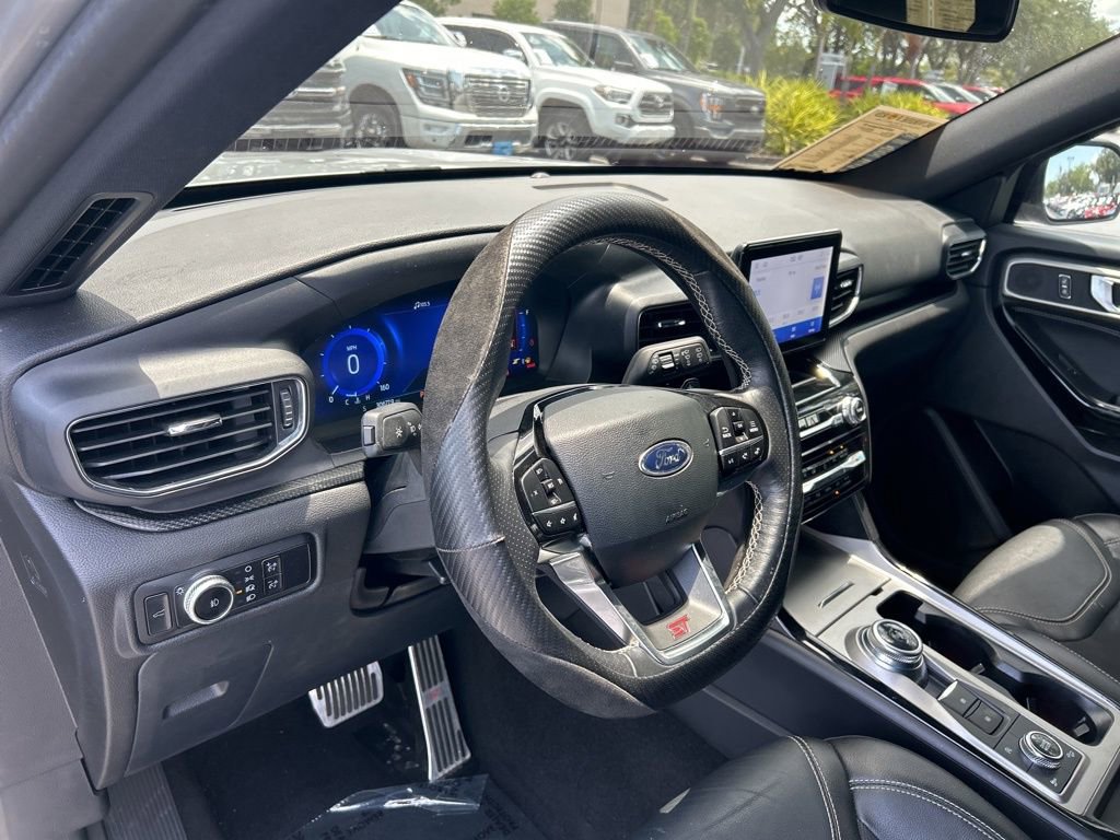 Used 2023 Ford Explorer ST AWD/4WD image 16