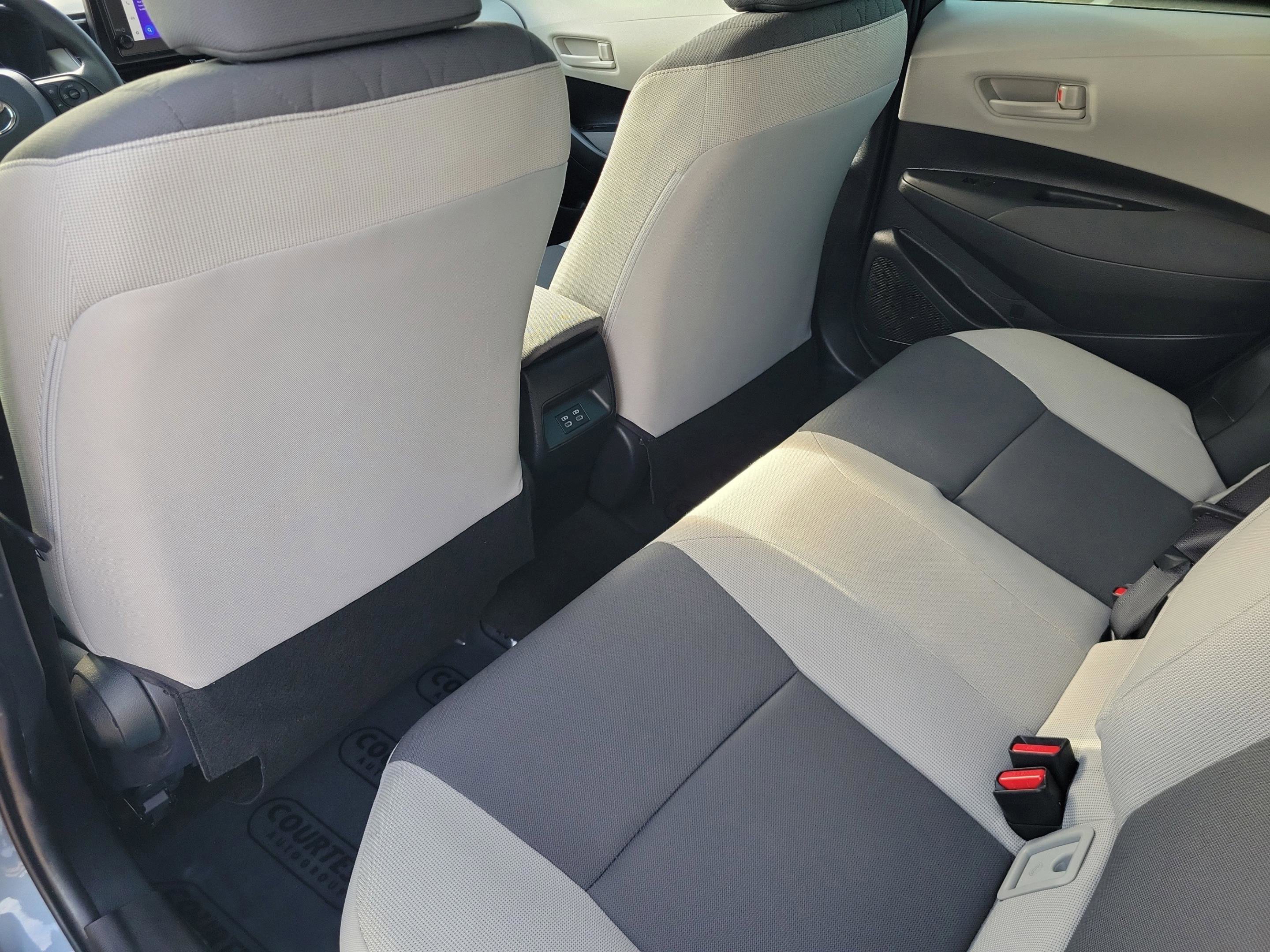 Used 2025 Toyota Corolla LE w/ Convenience Package image 11