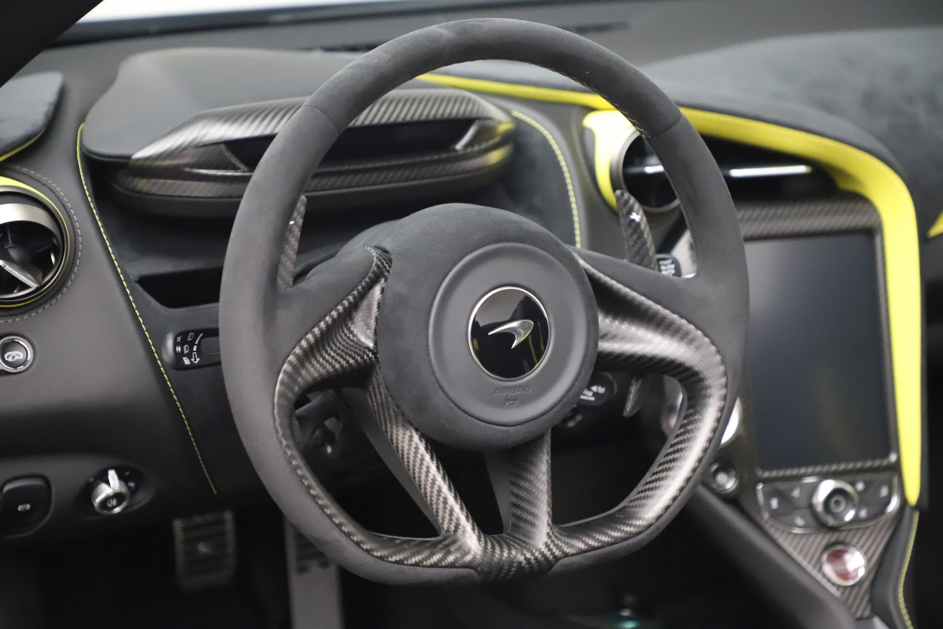 Used 2020 McLaren 720S Spider RWD image 22