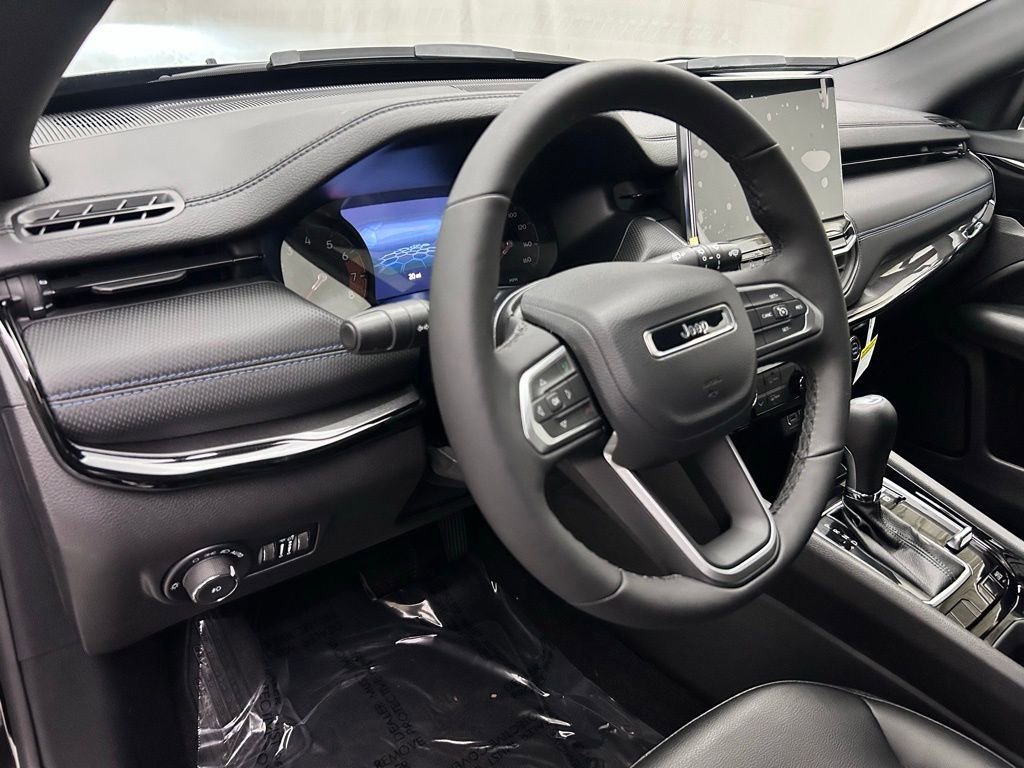 New 2026 Jeep Compass Latitude image 11