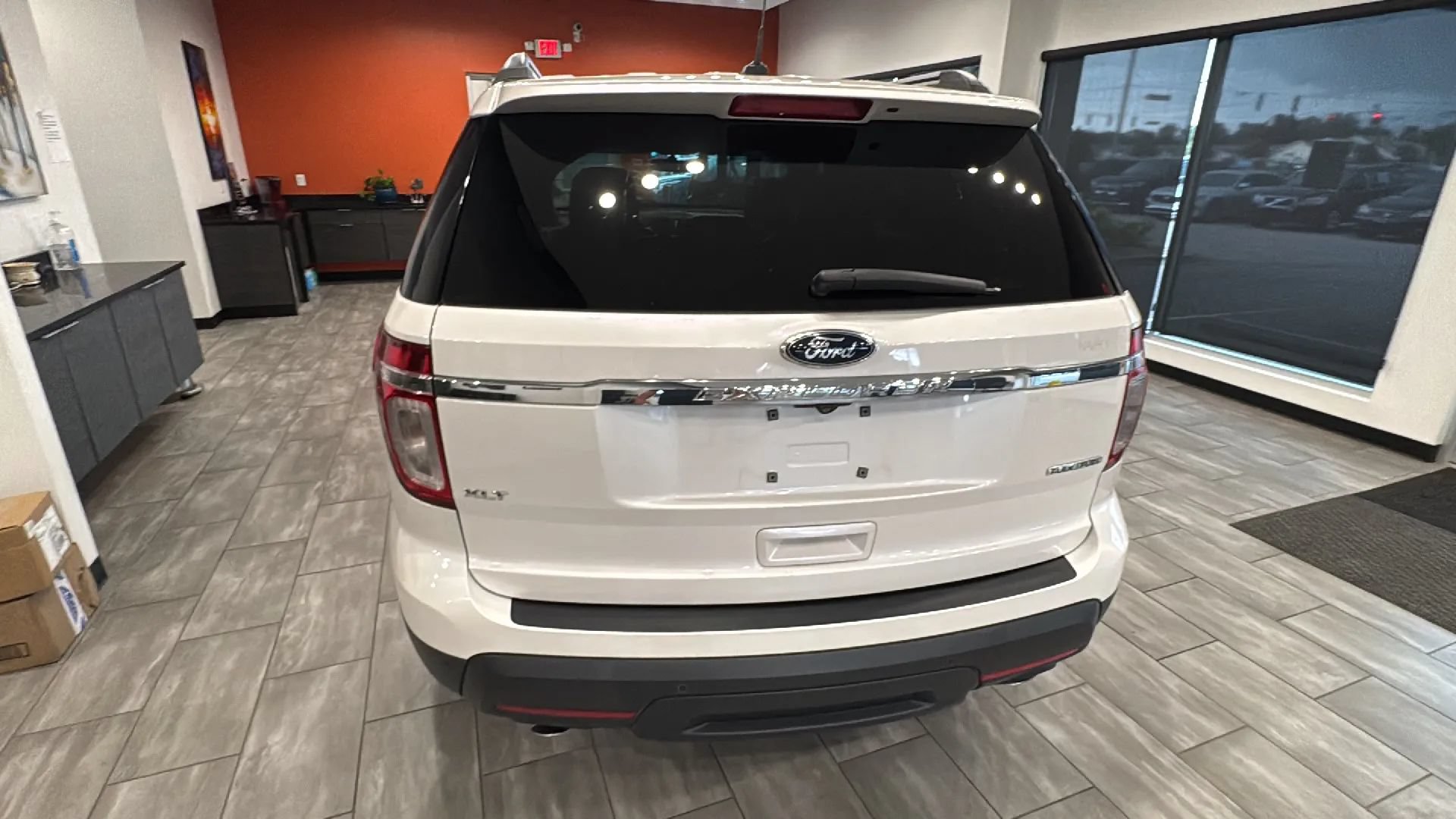 Used 2014 Ford Explorer XLT w/ Equipment Group 202A FWD image 13