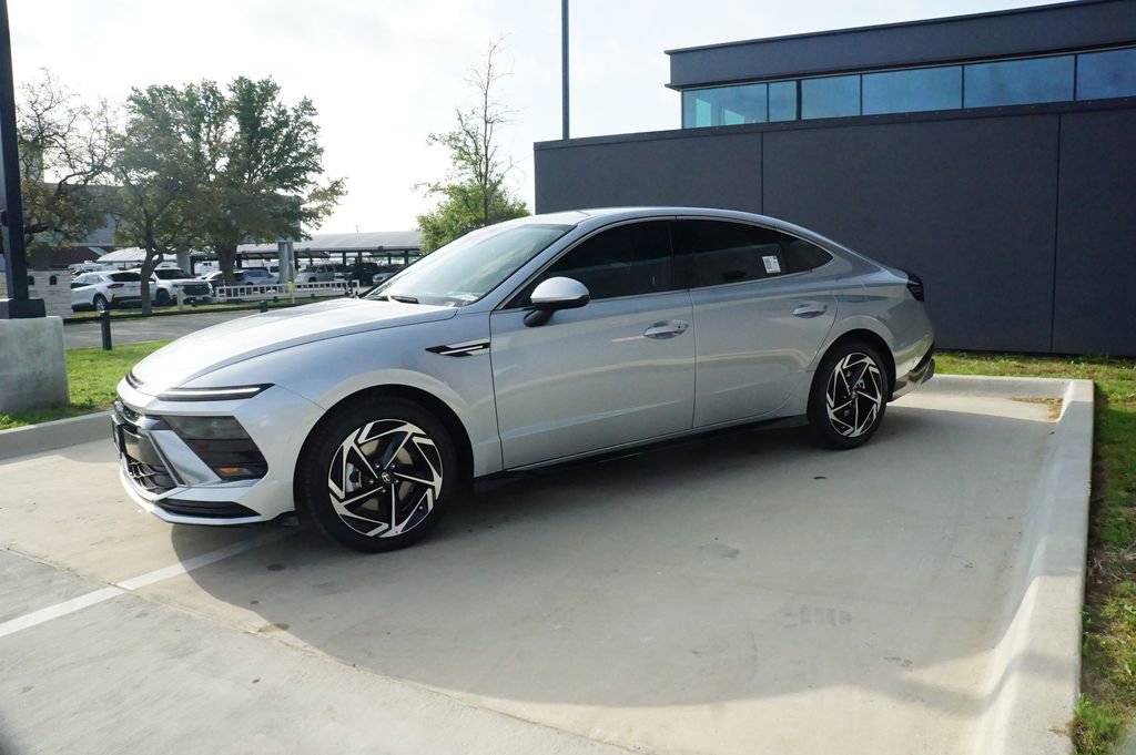 New 2026 Hyundai Sonata SEL FWD image 4