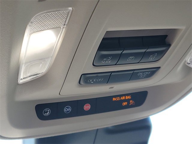 Certified 2021 Buick Envision Essence w/ Sport Touring Package image 31