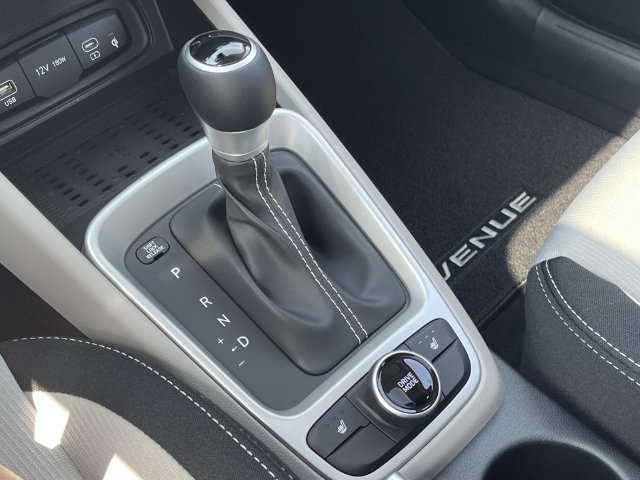 New 2026 Hyundai Venue SEL FWD image 29
