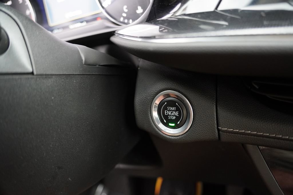 Certified 2021 Buick Envision Essence w/ Technology Package I AWD/4WD image 32