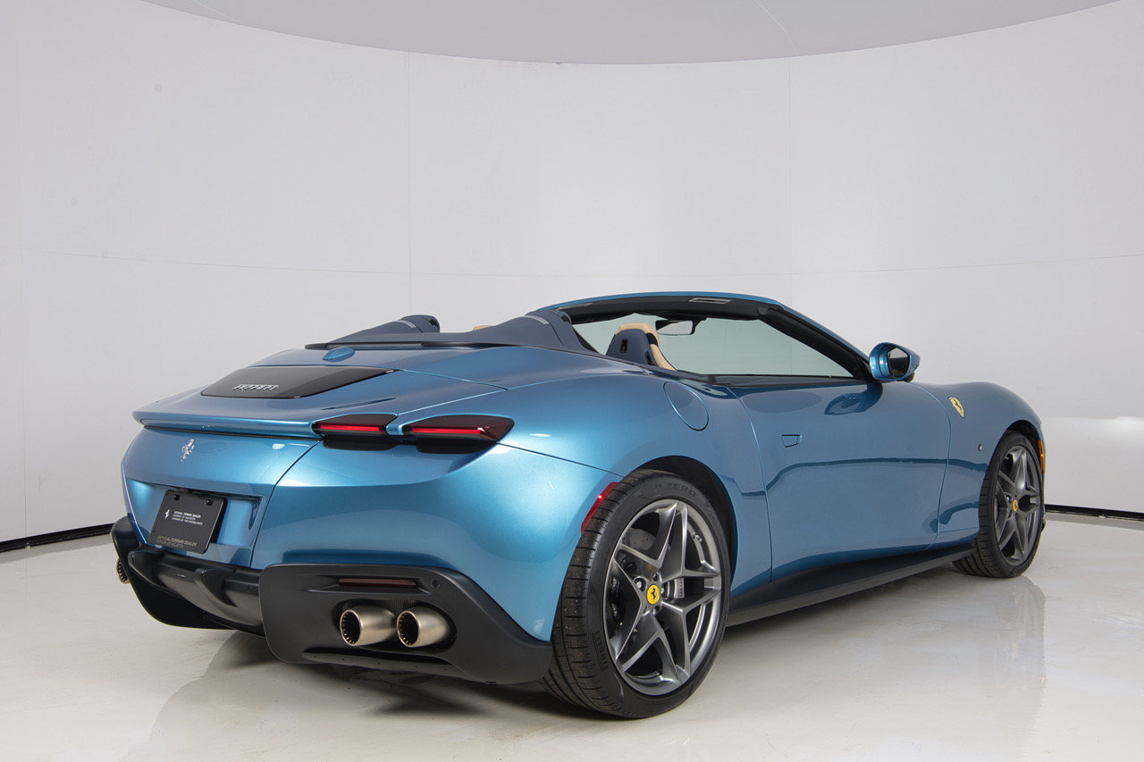 Certified 2025 Ferrari Roma Spider RWD image 7