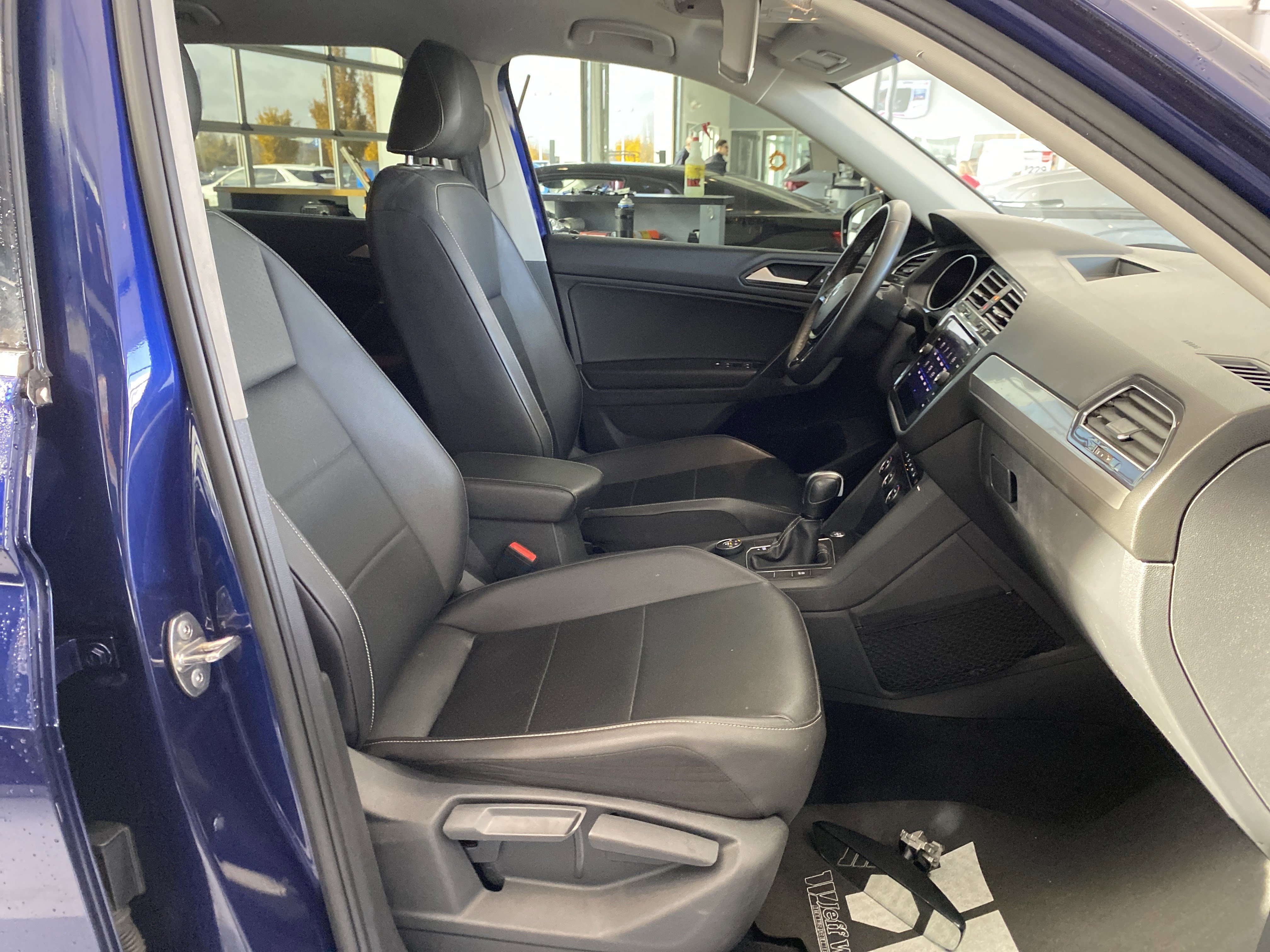 Used 2021 Volkswagen Tiguan SE image 26