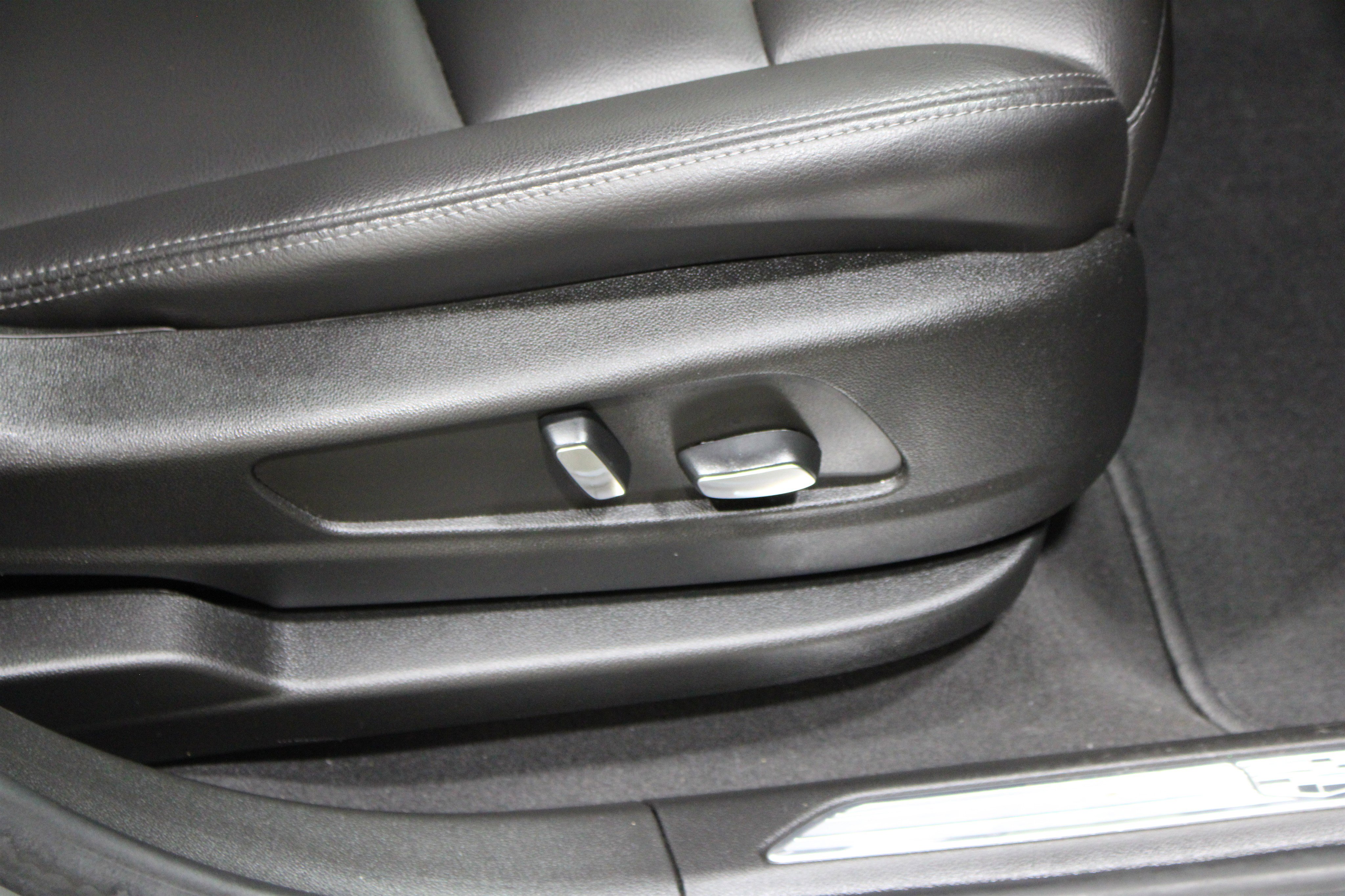 Certified 2023 Cadillac XT5 Luxury image 28