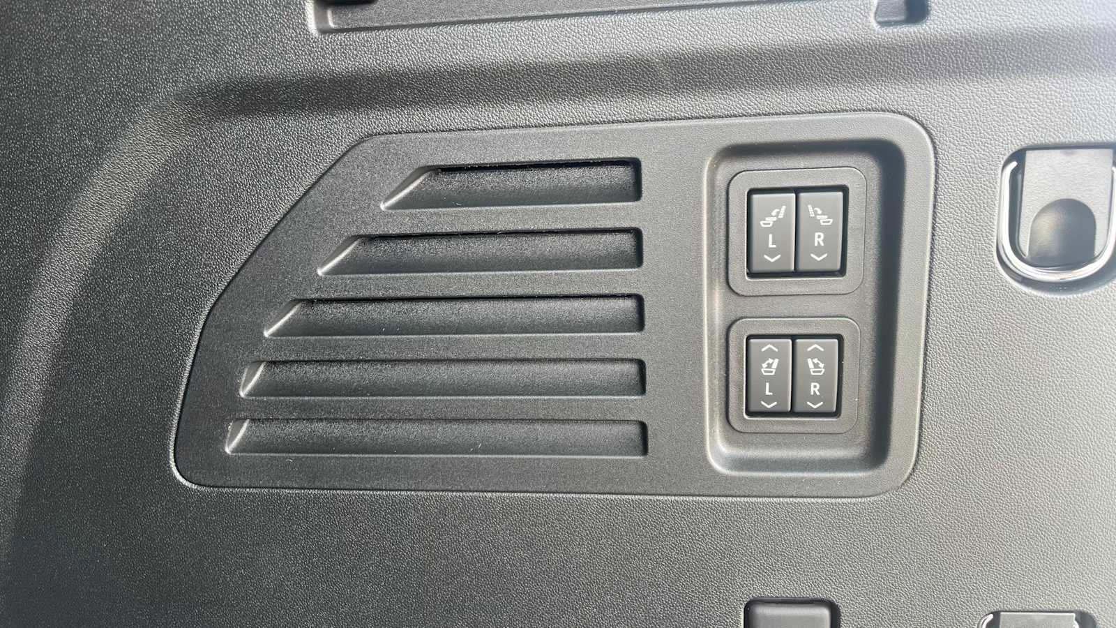 New 2026 Buick Enclave Preferred w/ Power Package image 27
