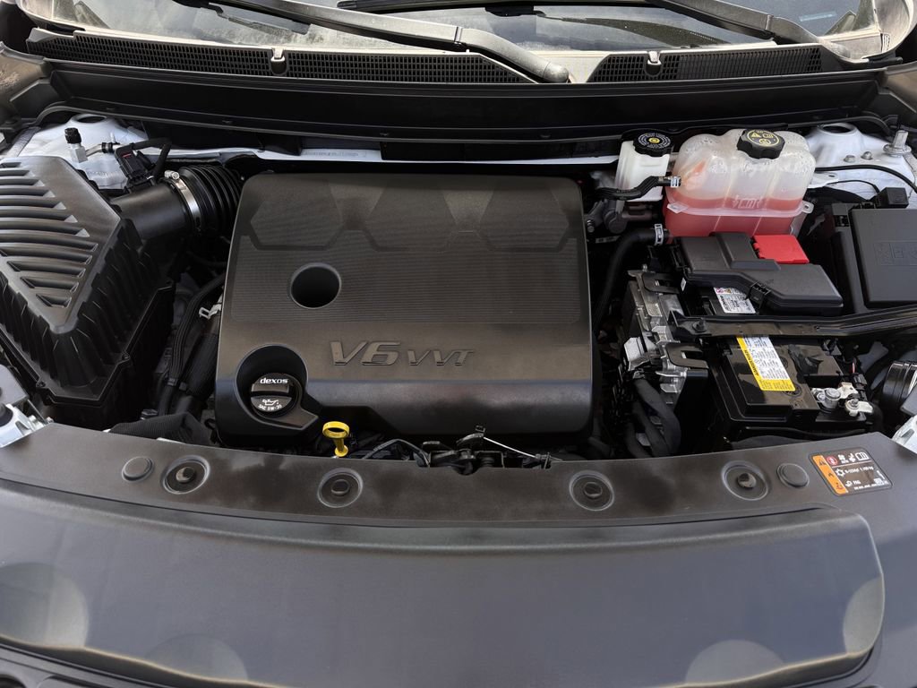 Used 2024 Buick Enclave Essence image 28