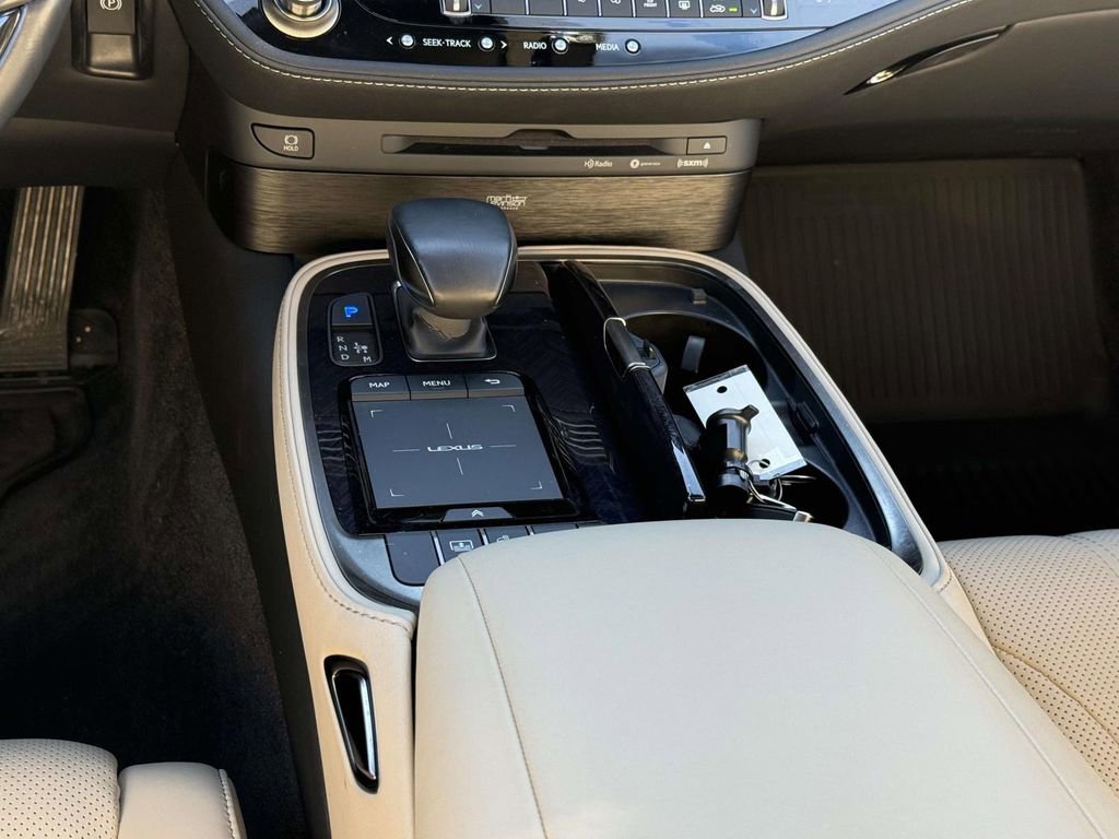 Used 2022 Lexus LS 500 AWD image 26