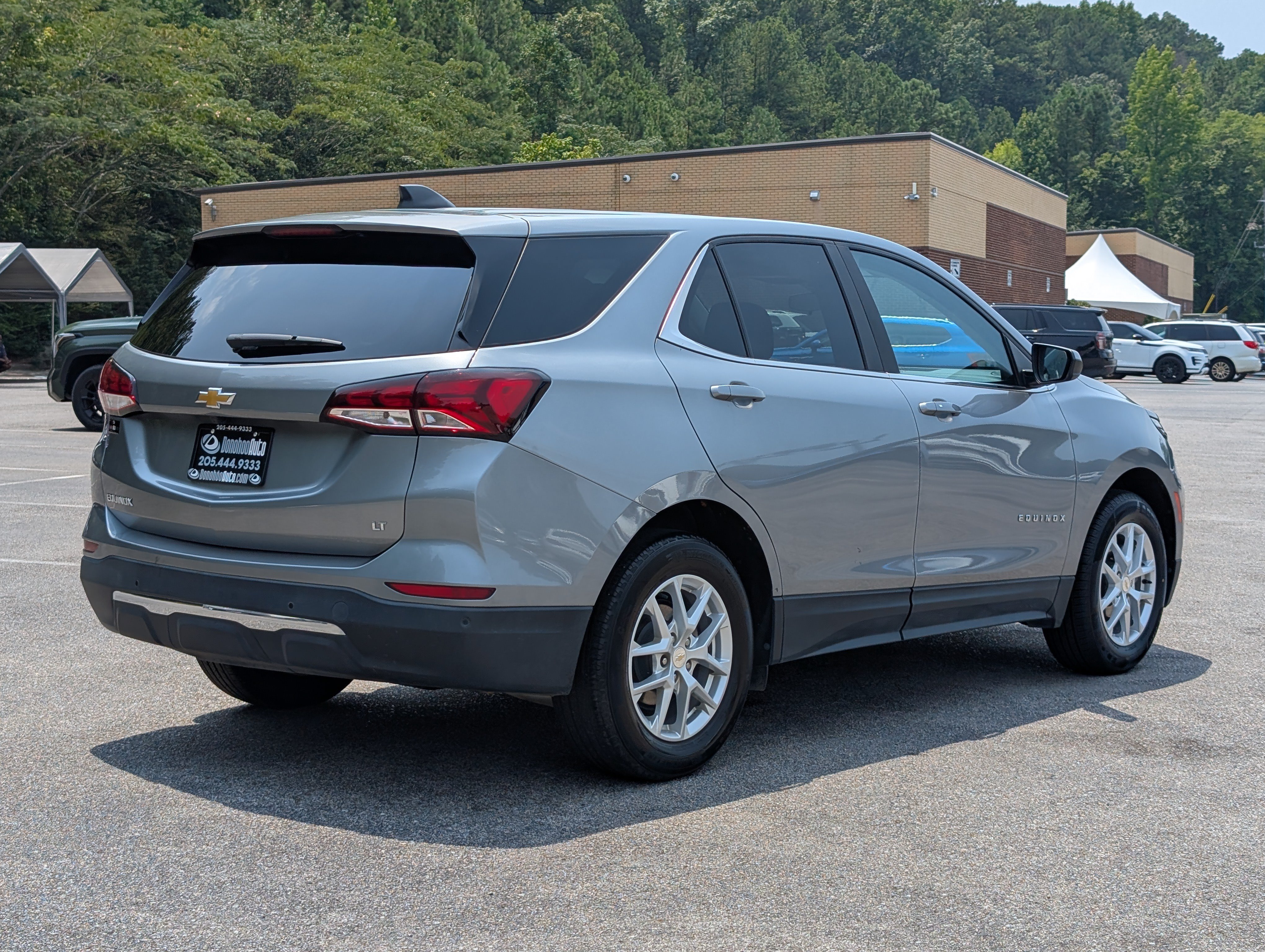 Used 2023 Chevrolet Equinox LT w/ Driver Convenience Package FWD image 9